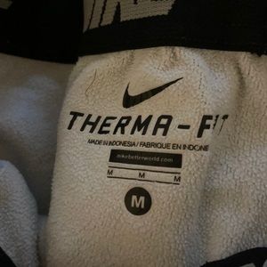 Nikes men’s thermal fit pants